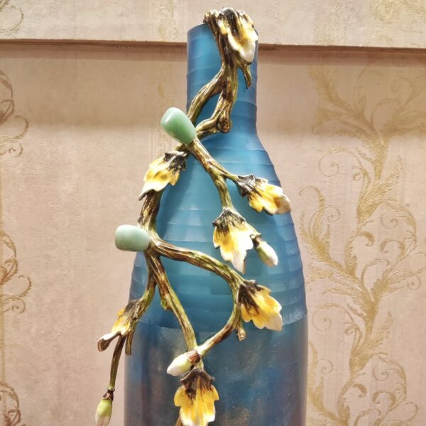 Porcelain High Quality Ornamental Decorative Vase - Image 2