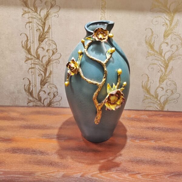 Porcelain High Quality Ornamental Decorative Vase