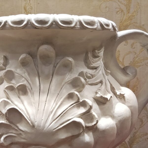 Victorian Design Acrylic Fiber Body Decorative Vase - Image 3