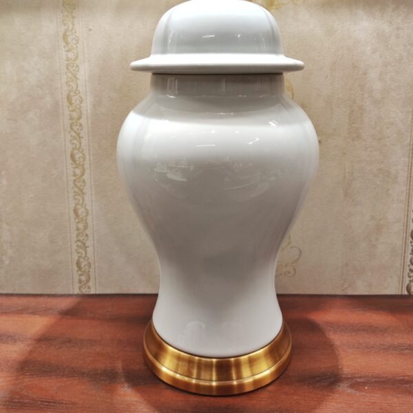 Classic Design Table lamp - Image 2
