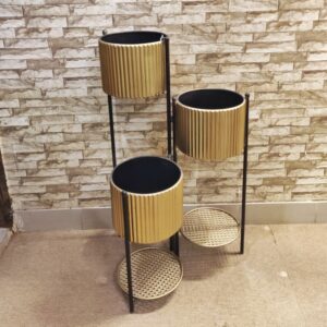 Full Metal Body Multiple Vase Attached