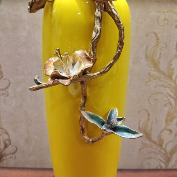 Porcelain High Quality Ornamental Decorative Vase - Image 2