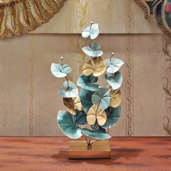 Metal showpiece