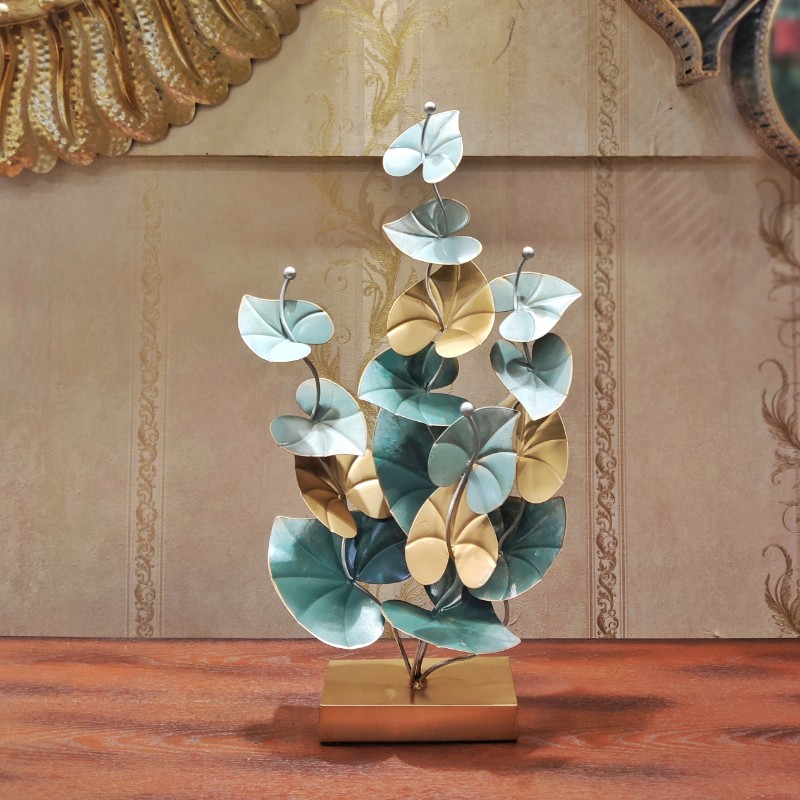 Metal showpiece
