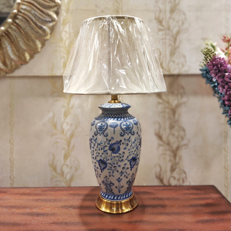 Table lamp