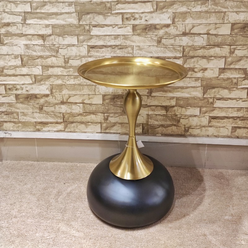 corner table